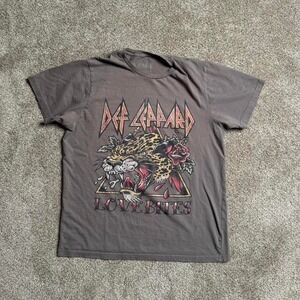 GREY DEF LEPPARD "LOVE BITES" GRAPHIC TEE